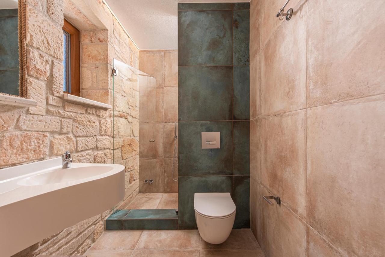Mint Retreat Suites (Adults Only) Kalandra Exteriör bild