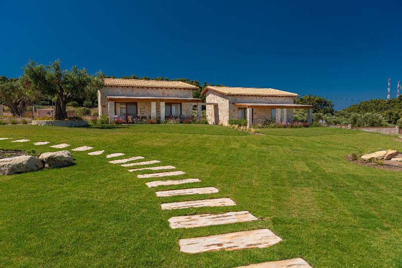 Mint Retreat Suites (Adults Only) Kalandra Exteriör bild